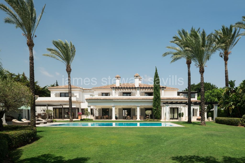 Sotogrande, The best of the Sotogrande "Kings & Queens” this stunning villa is one of the most luxurious in the area.