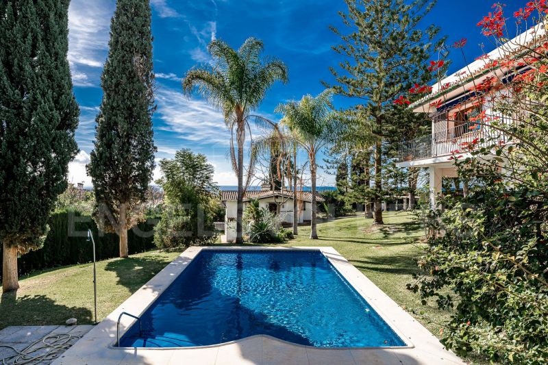 Вилла in Elviria