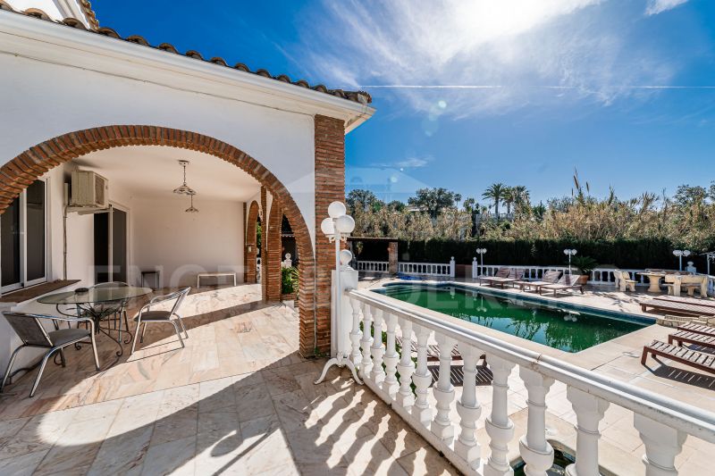Вилла in Elviria