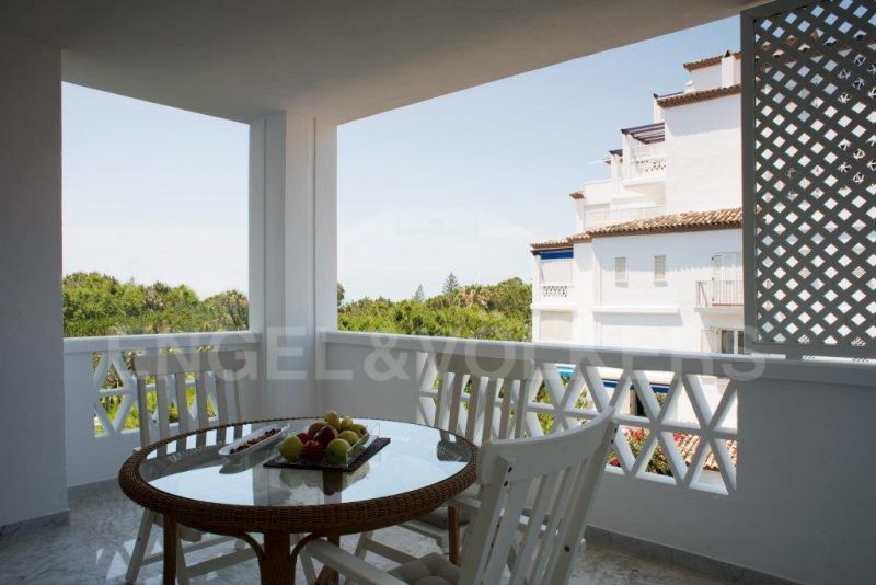 Spectacular penthouse with sea views in Puerto Banús