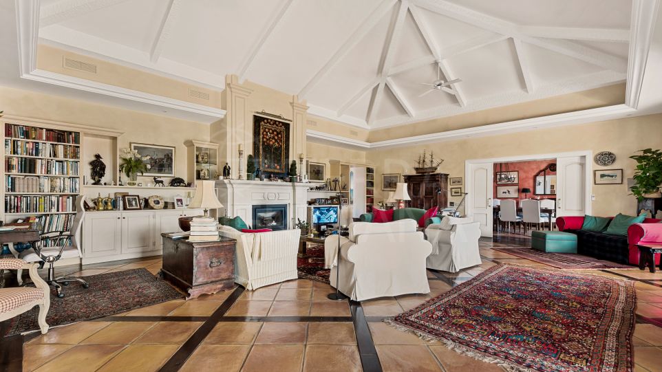 Absolutely stunning front line golf traditional property for sale in Marbella Club Golf Resort