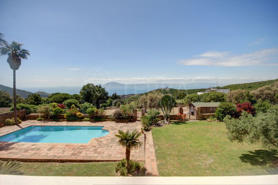 Preciosa villa de 6 dormitorios con impresionantes vistas a las rectas en venta en El Cuartón, Tarifa