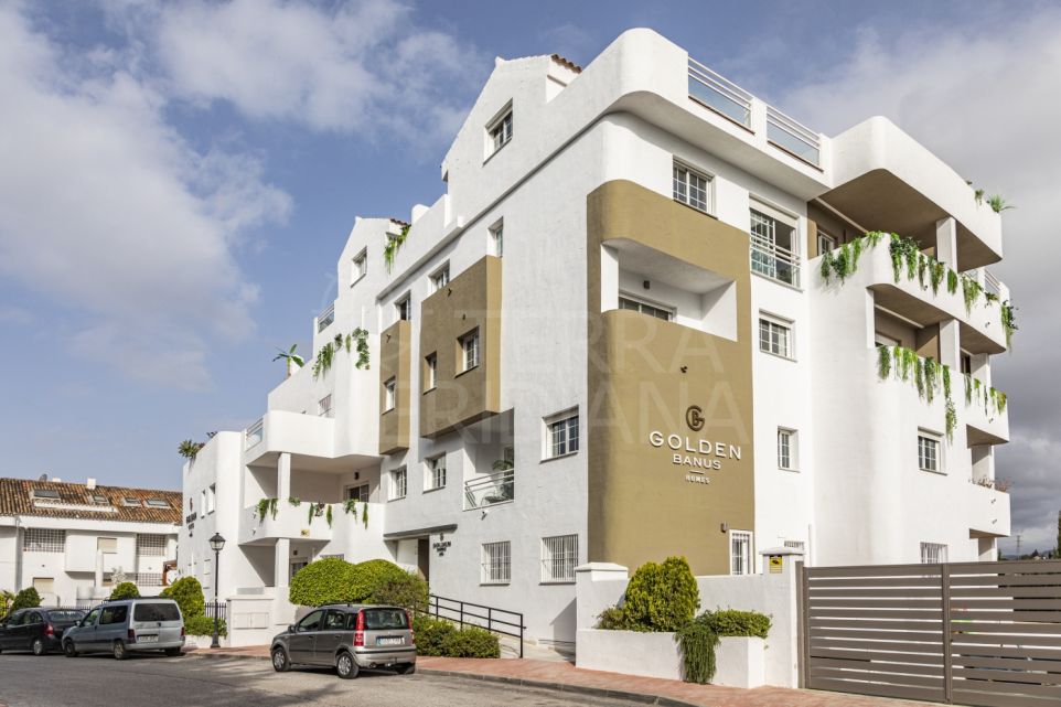 Centrally located 1 bedroom apartment for sale in Golden Banús Homes, Nueva Andalucia, Marbella