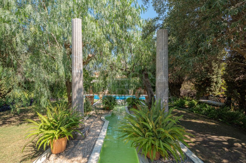 Extraordinary Mediterranean style villa for sale in Las Lomas del Marbella Club, Marbella Golden Mile