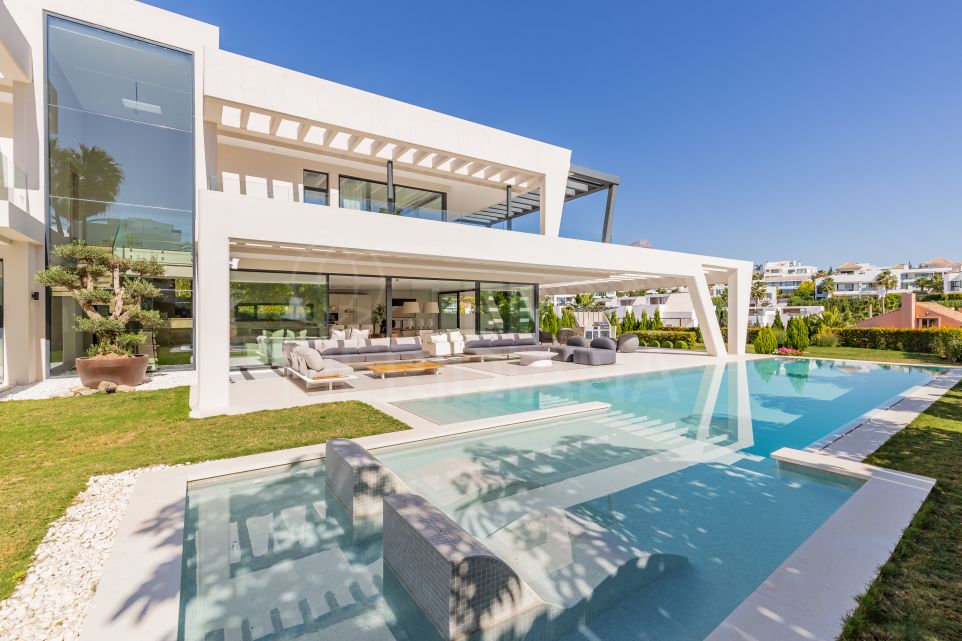 Finely detailed 6 bedroom villa for sale in Haza del Conde, Nueva Andalucia, Marbella