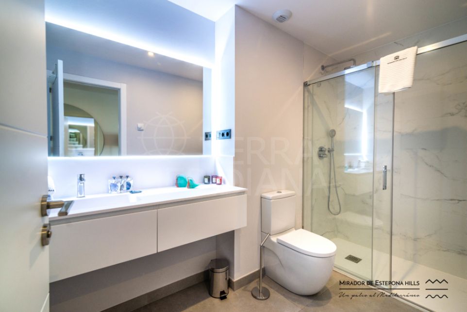 Bel appartement de 3 chambres à vendre à Mirador de Estepona Hills, Estepona
