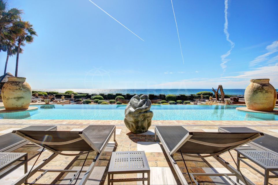 Stunning front line villa for sale in Los Monteros, Marbella
