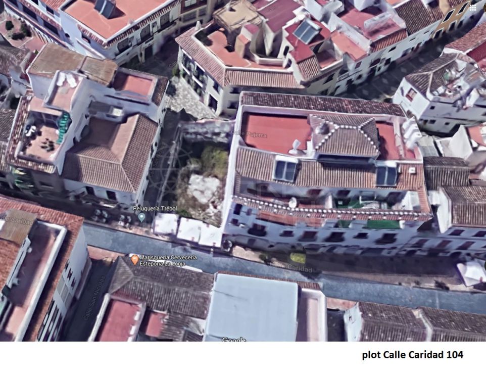 Proyecto en el casco antiguo de Estepona, a menos de 100 metros de la playa.
