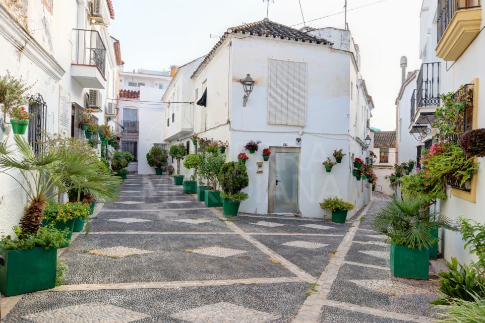 Proyecto en el casco antiguo de Estepona, a menos de 100 metros de la playa.