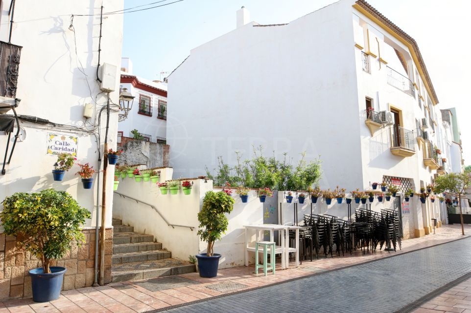 Proyecto en el casco antiguo de Estepona, a menos de 100 metros de la playa.