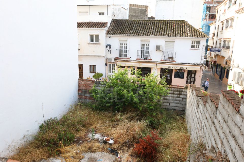 Proyecto en el casco antiguo de Estepona, a menos de 100 metros de la playa.