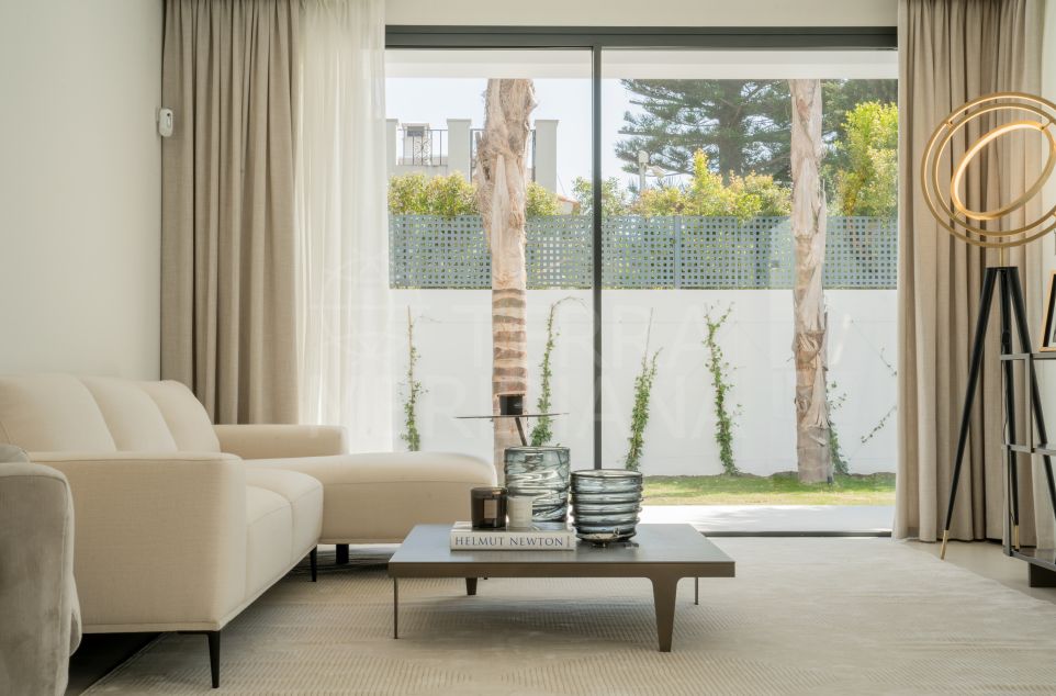 Brand new beachside villa for sale in Rio Verde, Marbella Golden Mile