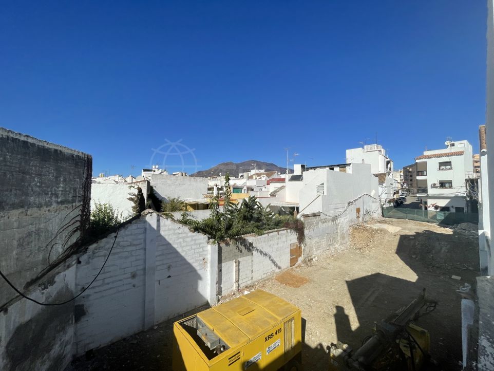 Amazing plot for sale in the old town of Estepona for a private home, apartments or hotel