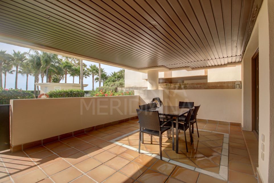Modern style 2 bedroom ground floor apartment on the beachfront for long term rent in Estepona
