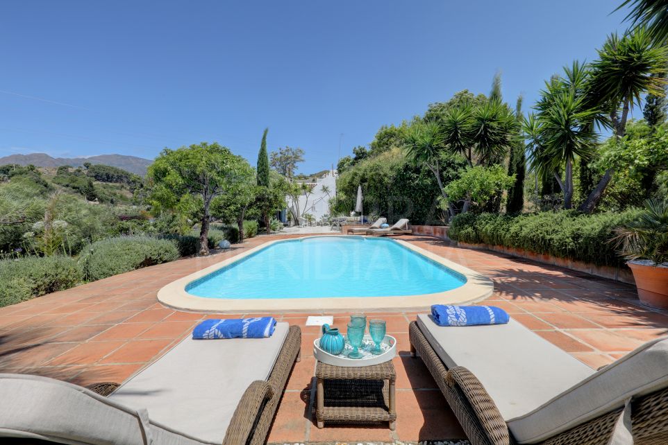 Historic Mediterranean style finca with two extra guest houses and pool for short term rental in Estepona