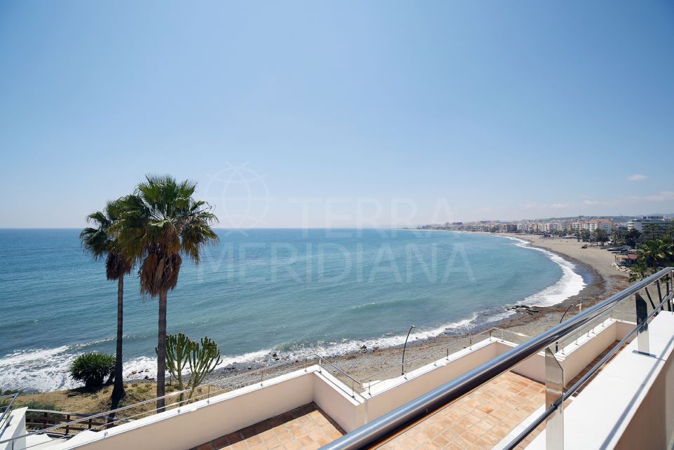 Appartement d'une chambre en première ligne de plage avec vue sur la mer à vendre à Estepona