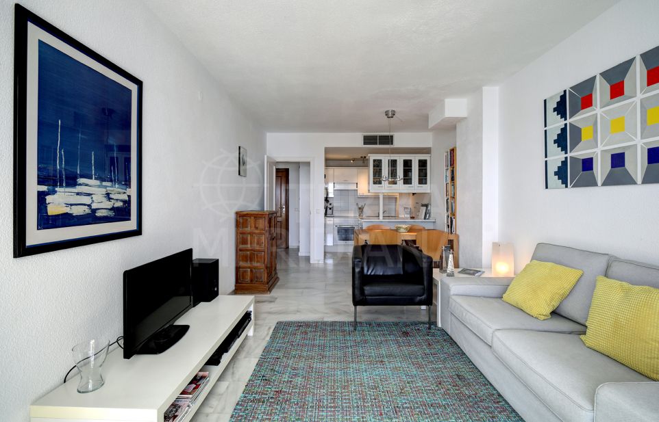 Appartement d'une chambre en première ligne de plage avec vue sur la mer à vendre à Estepona