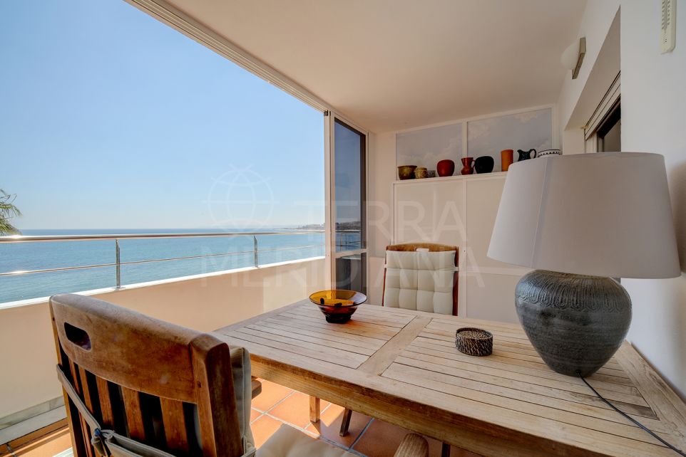 1 Bedroom front line beach apartment with sea views for sale in Estepona