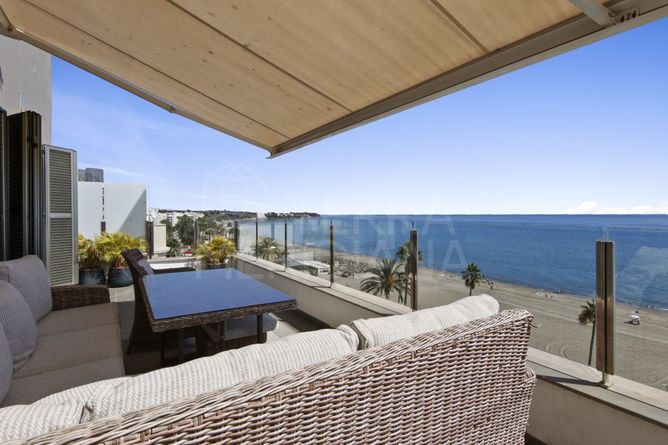 3 bedrooms Spacious Duplex Penthouse with Panoramic Sea Views in Estepona Centre