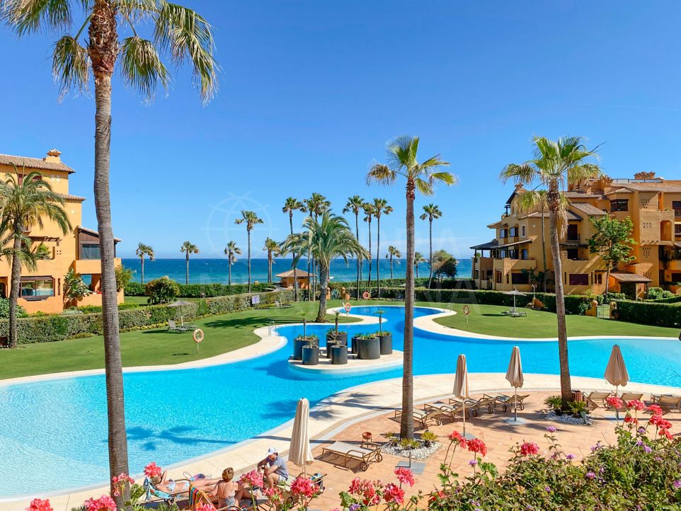 Magnifique appartement de 2 chambres avec vue partielle sur la mer à vendre dans la Nouvelle Mille d'Or d'Estepona