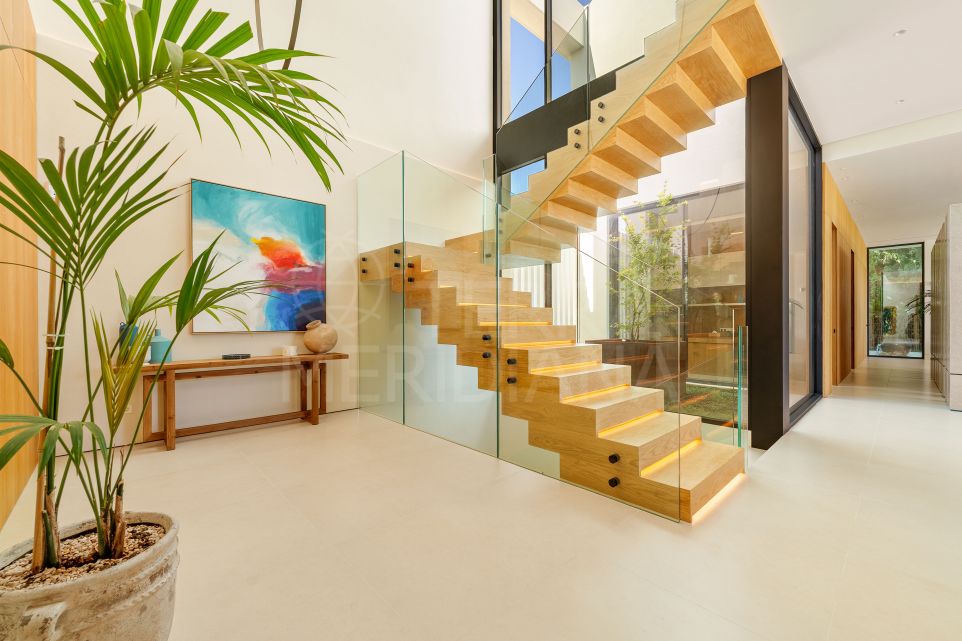 Modern Masterpiece Villa for Sale in Guadalmina Alta