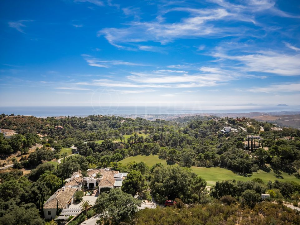 Amazing plot with project for sale in La Zagaleta with panoramic sea views