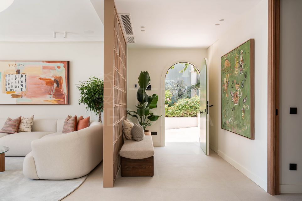 Exceptionnelle maison mitoyenne dans le prestigieux Oasis Club, sur la Golden Mile de Marbella