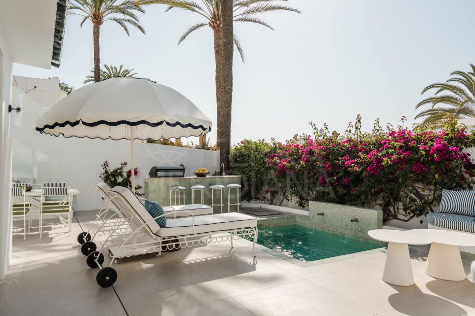 Exceptionnelle maison mitoyenne dans le prestigieux Oasis Club, sur la Golden Mile de Marbella