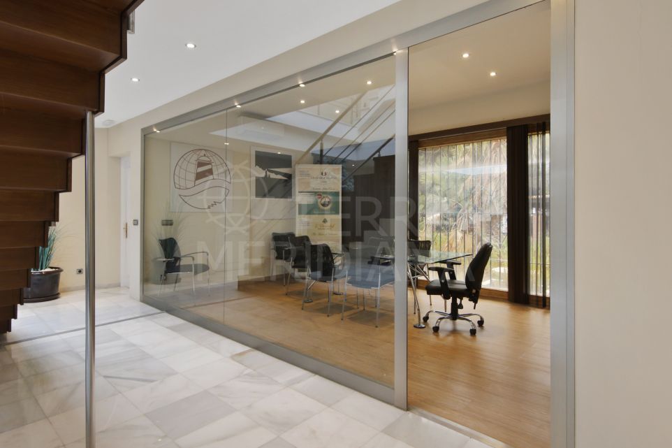 Prime Traditional Office Building in El Presidente on the New Golden Mile