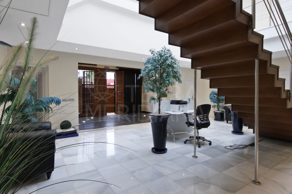 Prime Traditional Office Building in El Presidente on the New Golden Mile
