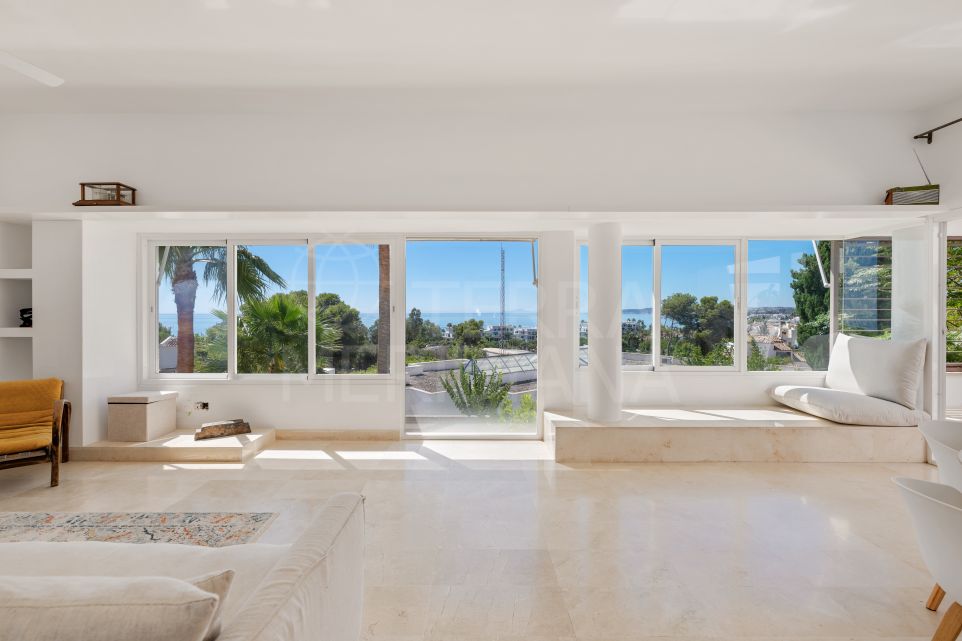 Modern Sea View Villa in Prime Seghers Location Just 300m from the Beach