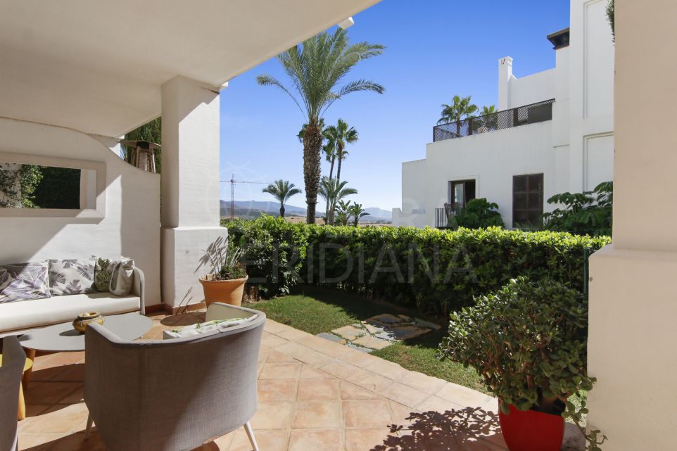 Appartement de 3 chambres à vendre à Finca Cortesin, Casares, avec terrasse et jardin privé.