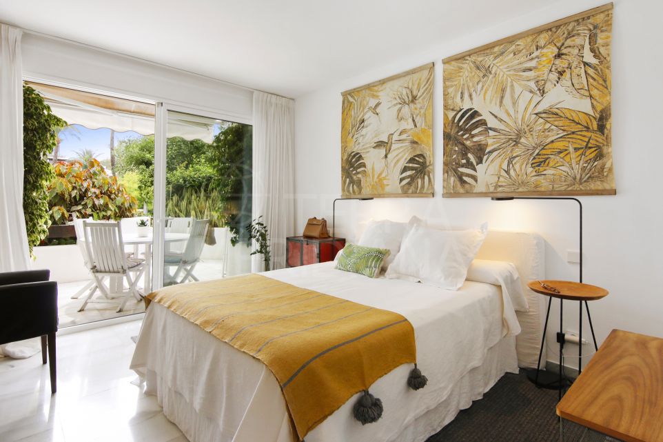 Beautiful 2-Bedroom Ground Floor Apartment For Sale in Alcazaba Beach, Estepona