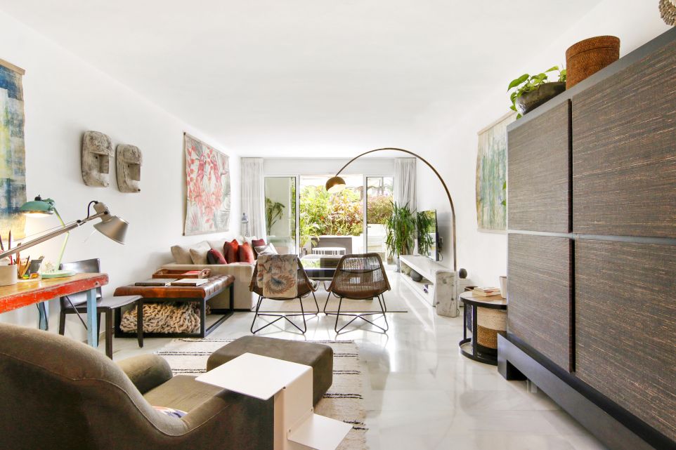 Beautiful 2-Bedroom Ground Floor Apartment For Sale in Alcazaba Beach, Estepona