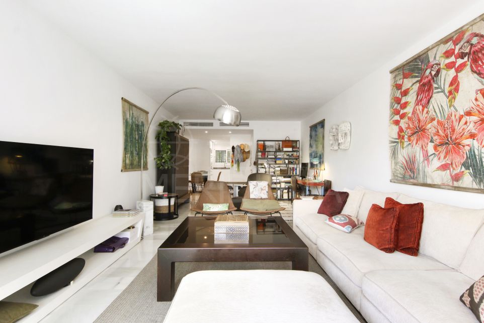 Beautiful 2-Bedroom Ground Floor Apartment For Sale in Alcazaba Beach, Estepona