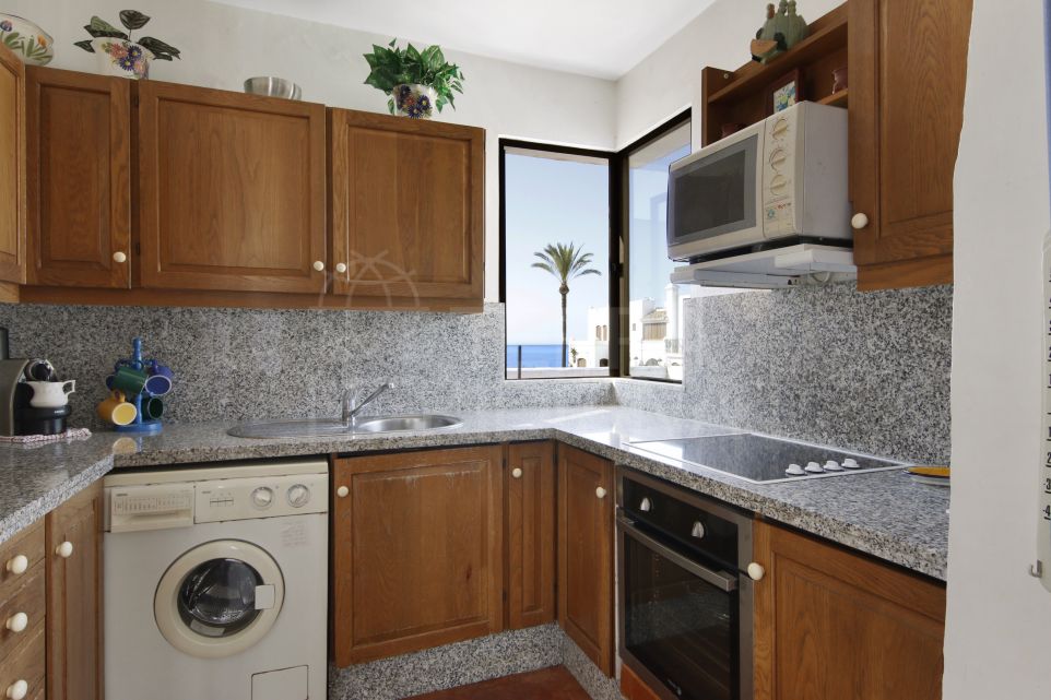 Encantador apartamento de un dormitorio con terraza en la azotea y vistas al mar en Villacana