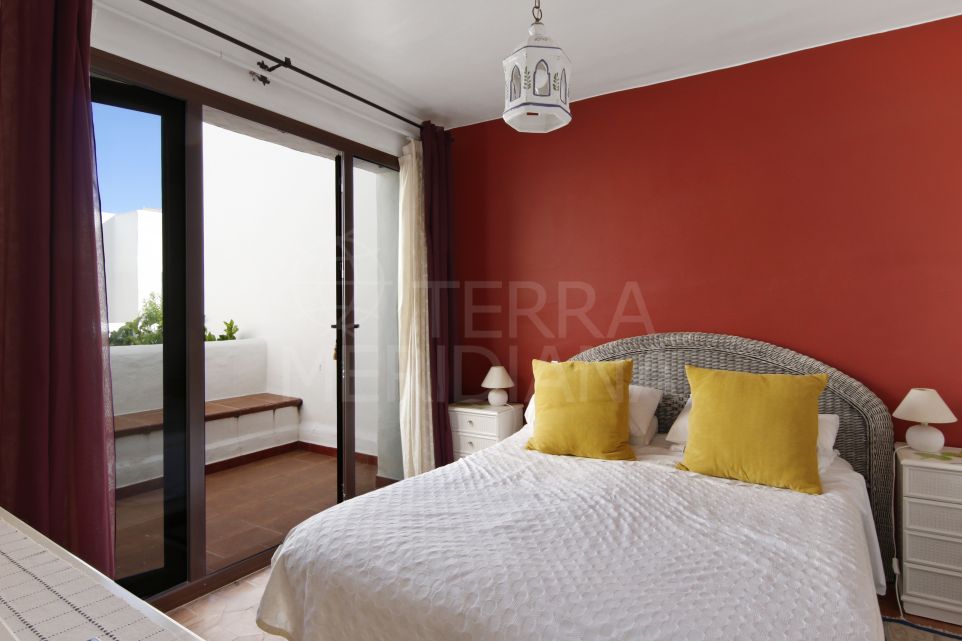 Encantador apartamento de un dormitorio con terraza en la azotea y vistas al mar en Villacana