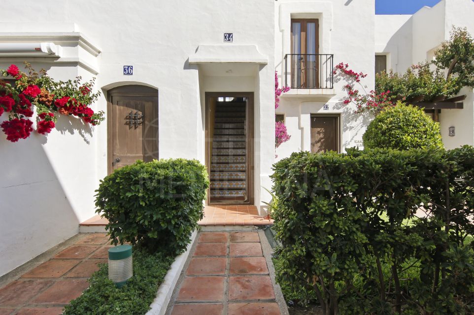 Encantador apartamento de un dormitorio con terraza en la azotea y vistas al mar en Villacana