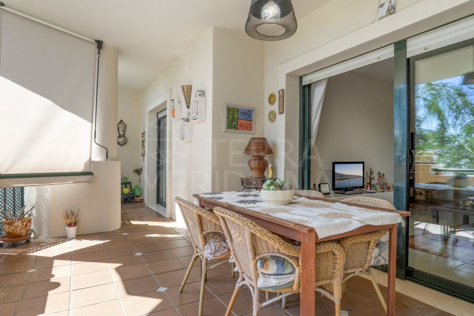 Luminoso apartamento en primera planta en Guadalcántara, Guadalmina Alta