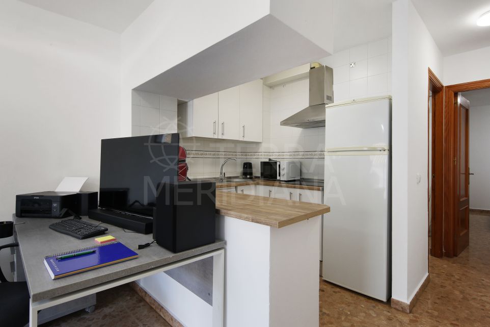 Encantador apartamento de 2 dormitorios en venta en el corazón del casco antiguo de Estepona