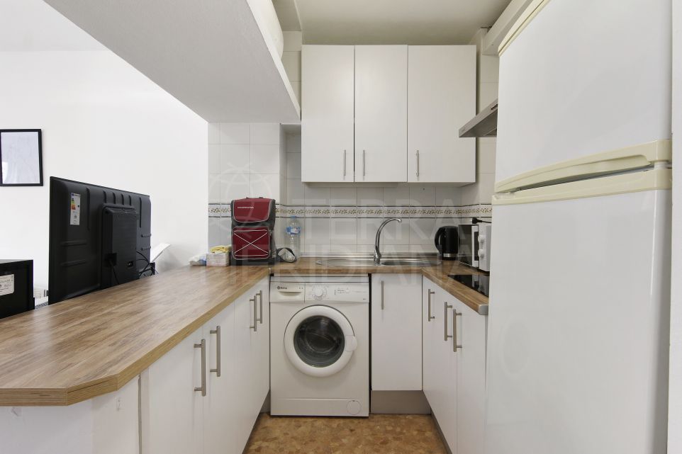 Encantador apartamento de 2 dormitorios en venta en el corazón del casco antiguo de Estepona