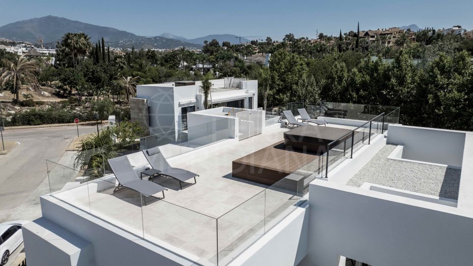 Contemporary Luxury Villa in El Campanario – Exceptional Value & Investment Opportunity