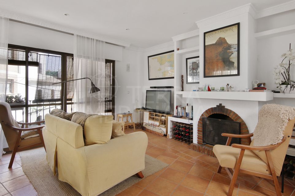 Corner Property with Customization Possibilities in Estepona Old Town