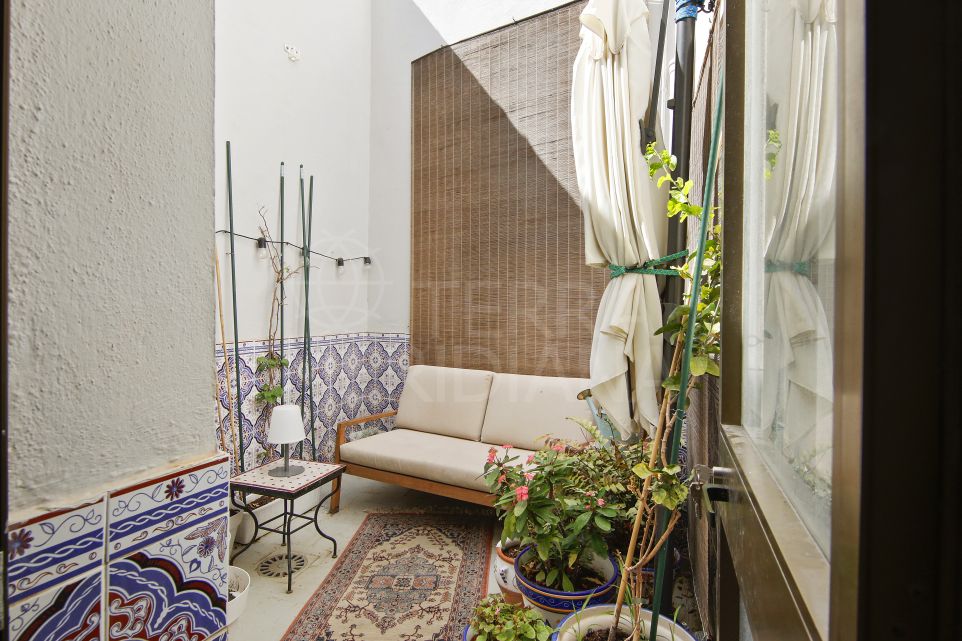 Corner Property with Customization Possibilities in Estepona Old Town