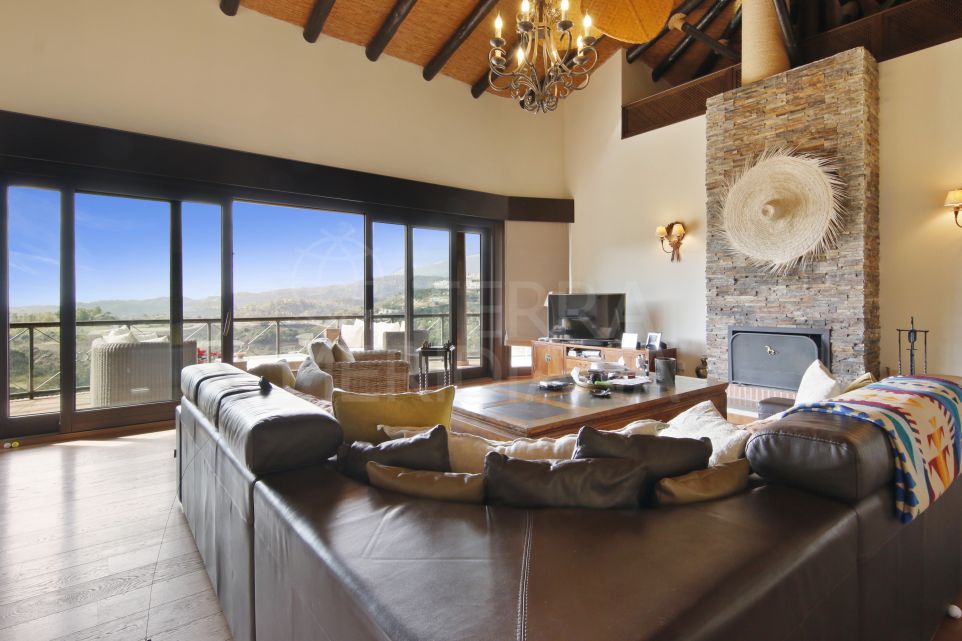 Villa de 3 dormitorios con magníficas vistas al mar en venta dentro del Marbella Club Golf Resort, Benahavis