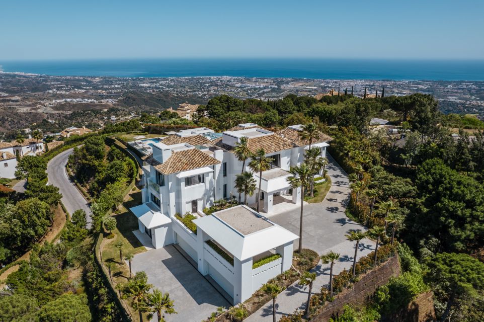 Stunning Andalusian Mansion For Sale with Modern Luxury and Breathtaking Views in La Zagaleta