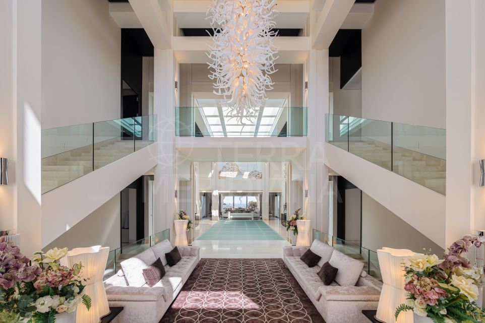Stunning Andalusian Mansion For Sale with Modern Luxury and Breathtaking Views in La Zagaleta