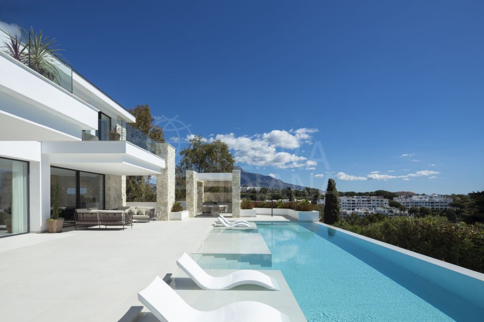 Stunning Modern Villa For Sale with Panoramic Views in La Quinta's Exclusive Gated Community