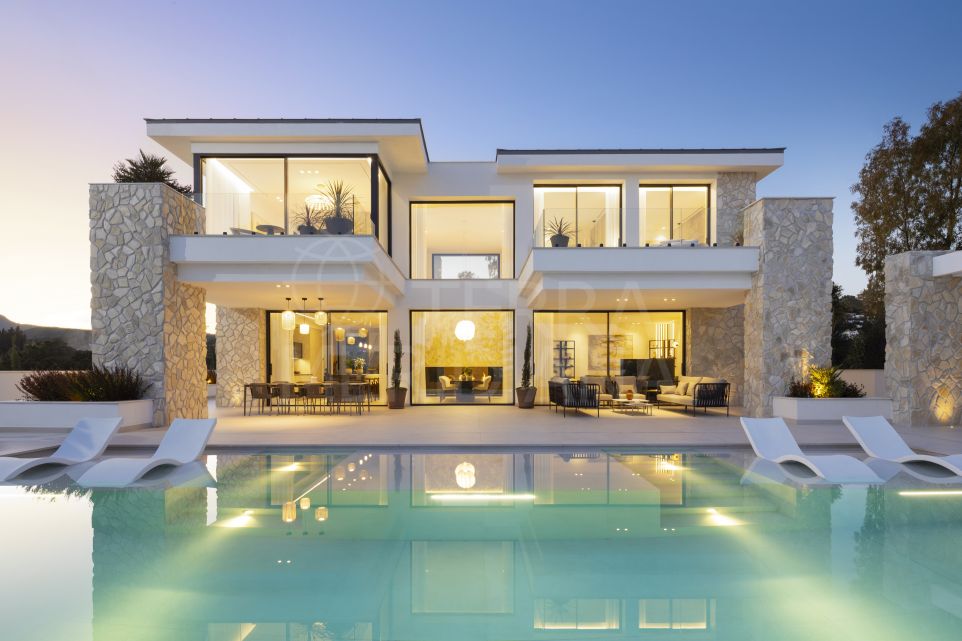 Stunning Modern Villa For Sale with Panoramic Views in La Quinta's Exclusive Gated Community