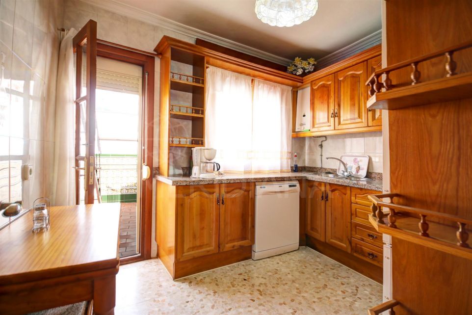 Penthouse for sale in the old town of Estepona on a quiet street, close to the beach